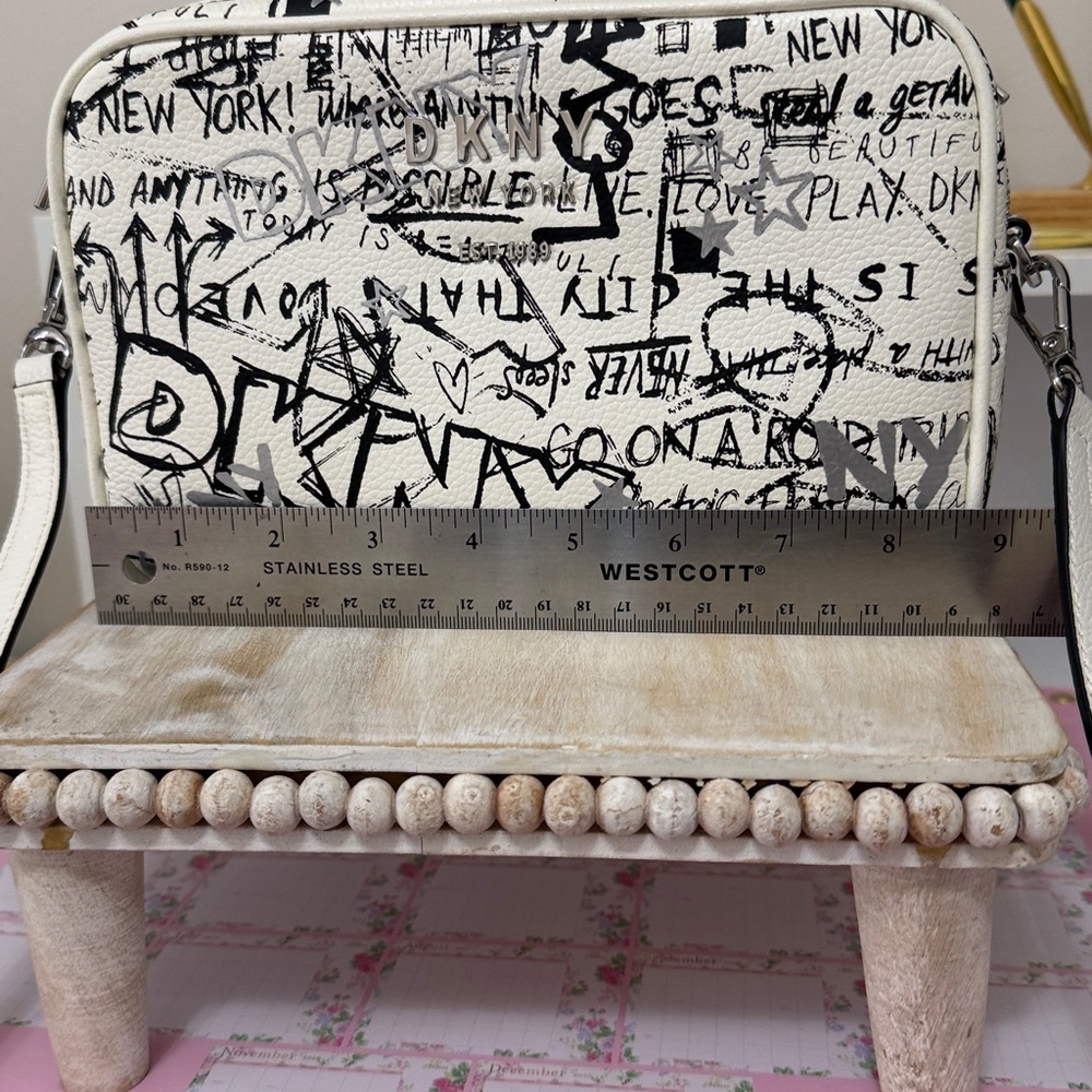 DKNY White and Black Graffiti bag - Picture 9 of 10